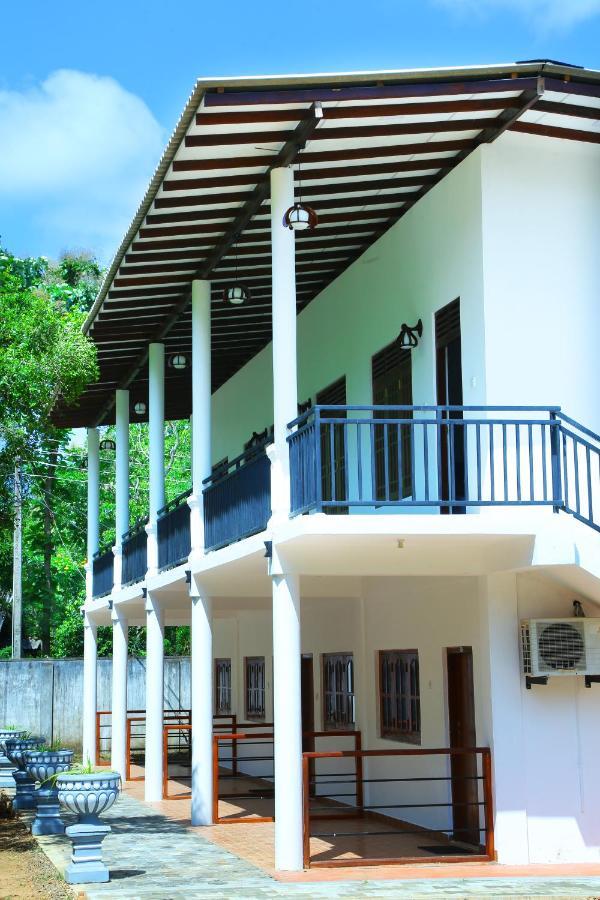 Emerald Guest House Kataragama Exterior photo